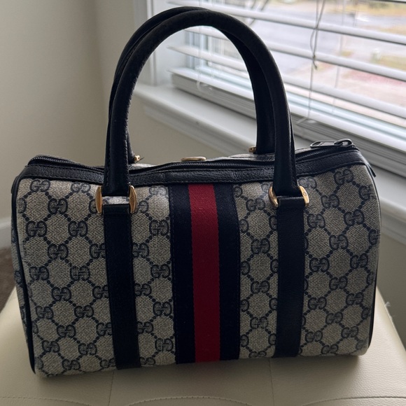 Gucci Vintage Small duffle handbag with free cute new twillies - Picture 5 of 17